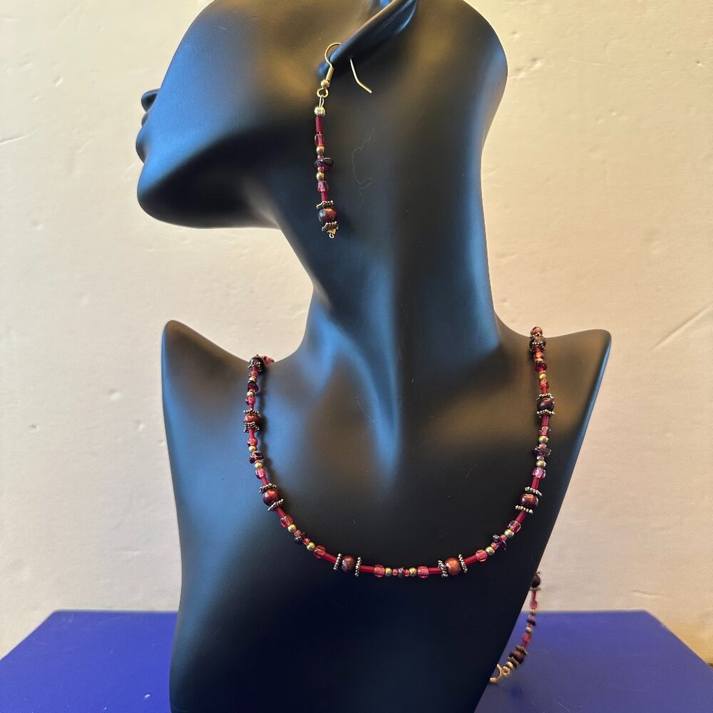Cranberry Freshwater Pearl & Garnet Set
